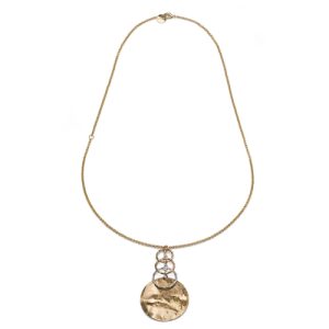 Collana Lunga Dorata UNOAERRE (495) | Pendente a Disco Martellato e Cerchi Pave | Gioiello Statement Made in Italy